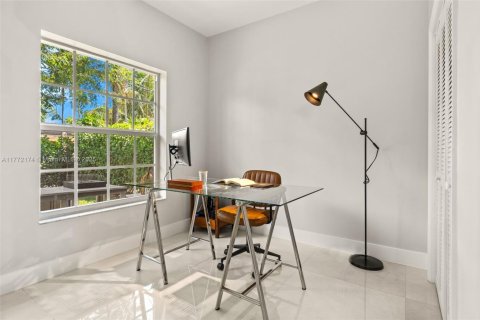 Villa ou maison à louer à Coral Gables, Floride: 4 chambres, 202.25 m2 № 1868388 - photo 19