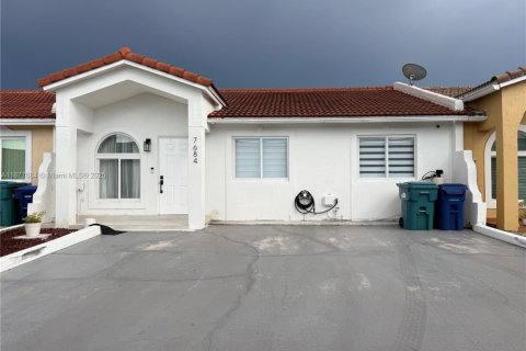 Villa ou maison à vendre à Hialeah, Floride: 3 chambres, 110.55 m2 № 1927991 - photo 1