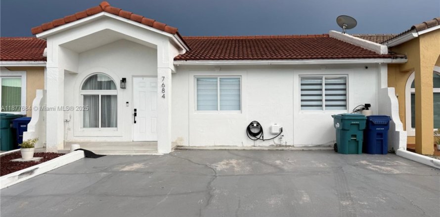 Villa ou maison à Hialeah, Floride 3 chambres, 110.55 m2 № 1927991
