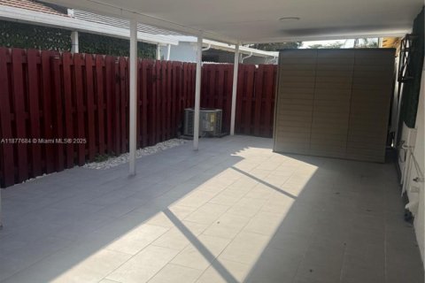 Villa ou maison à vendre à Hialeah, Floride: 3 chambres, 110.55 m2 № 1927991 - photo 7