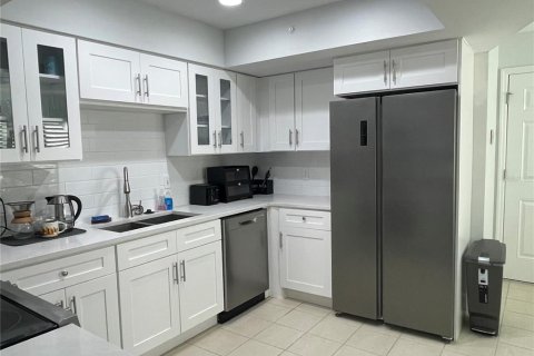 Touwnhouse à louer à Tampa, Floride: 3 chambres, 170.29 m2 № 2339738 - photo 26
