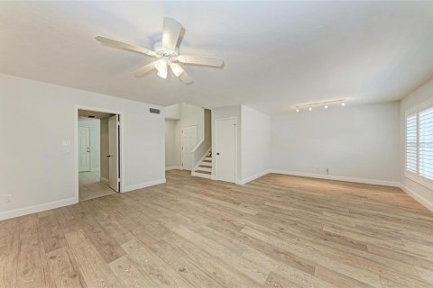 Touwnhouse à louer à Tampa, Floride: 3 chambres, 170.29 m2 № 2339738 - photo 16
