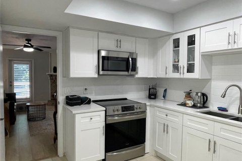 Touwnhouse à louer à Tampa, Floride: 3 chambres, 170.29 m2 № 2339738 - photo 27