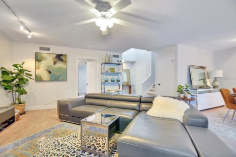 Touwnhouse à louer à Tampa, Floride: 3 chambres, 170.29 m2 № 2339738 - photo 14