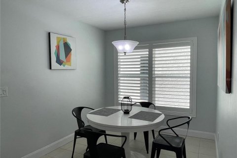 Touwnhouse à louer à Tampa, Floride: 3 chambres, 170.29 m2 № 2339738 - photo 24