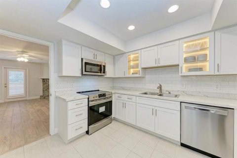 Touwnhouse à louer à Tampa, Floride: 3 chambres, 170.29 m2 № 2339738 - photo 21