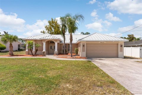 House in Spring Hill, Florida 4 bedrooms, 166.2 sq.m. № 2310319