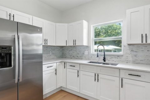 Casa en venta en Tampa, Florida, 3 dormitorios, 149.02 m2 № 1915066 - foto 13