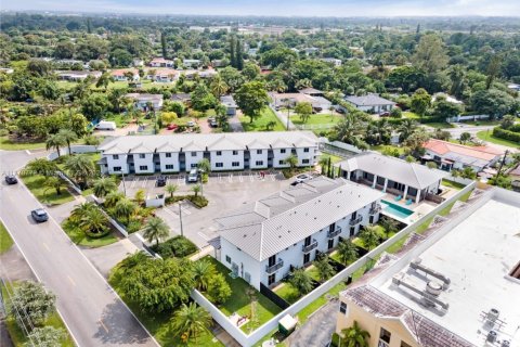 Townhouse in Miami, Florida 3 bedrooms № 1937546 - photo 1