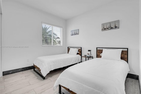 Townhouse in Miami, Florida 3 bedrooms № 1937546 - photo 5