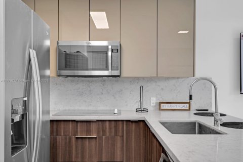 Townhouse in Miami, Florida 3 bedrooms № 1937546 - photo 20