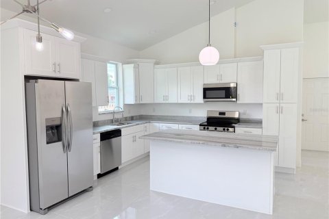 Villa ou maison à louer à Tampa, Floride: 3 chambres, 178.37 m2 № 2351451 - photo 6