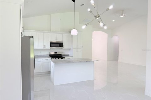 Villa ou maison à louer à Tampa, Floride: 3 chambres, 178.37 m2 № 2351451 - photo 9