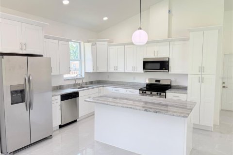 Villa ou maison à louer à Tampa, Floride: 3 chambres, 178.37 m2 № 2351451 - photo 7
