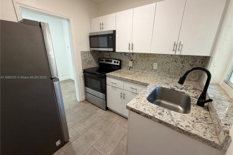 Villa ou maison à louer à Miami, Floride: 1 chambre, 115.94 m2 № 1946908 - photo 4