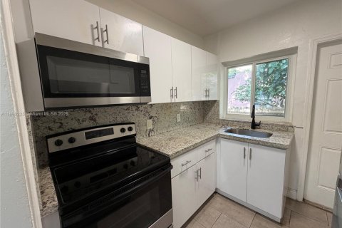 Villa ou maison à louer à Miami, Floride: 1 chambre, 115.94 m2 № 1946908 - photo 5