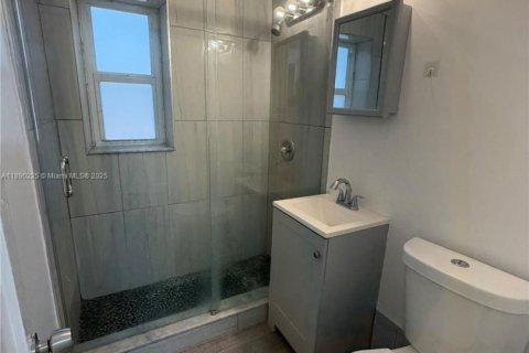 Villa ou maison à louer à Miami, Floride: 1 chambre, 115.94 m2 № 1946908 - photo 8