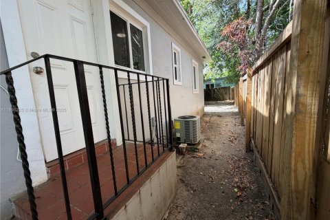 Villa ou maison à louer à Miami, Floride: 1 chambre, 115.94 m2 № 1946908 - photo 10