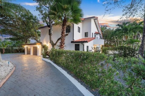 House in Miami Shores, Florida 5 bedrooms, 347.36 sq.m. № 1986697 - photo 4