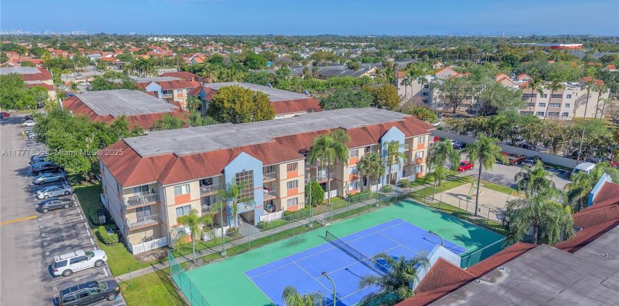 Condo in Hialeah, Florida, 2 bedrooms  № 1713772