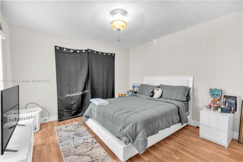 Condo in Hialeah, Florida, 2 bedrooms  № 1713772 - photo 18