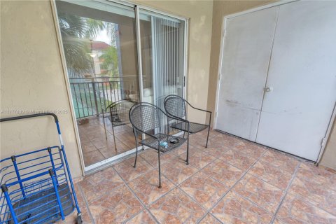 Condo in Hialeah, Florida, 2 bedrooms  № 1713772 - photo 29
