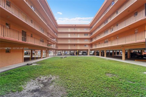 Condo à Hialeah, Floride, 3 chambres № 2031553