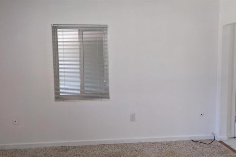 Villa ou maison à louer à Sarasota, Floride: 3 chambres, 148.74 m2 № 2411431 - photo 6