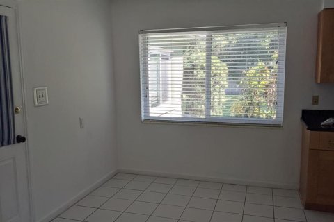 Villa ou maison à louer à Sarasota, Floride: 3 chambres, 148.74 m2 № 2411431 - photo 10