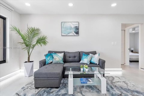 Villa ou maison à vendre à Dania Beach, Floride: 2 chambres, 125.05 m2 № 2062640 - photo 11