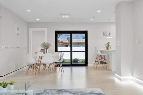 Villa ou maison à vendre à Dania Beach, Floride: 2 chambres, 125.05 m2 № 2062640 - photo 9