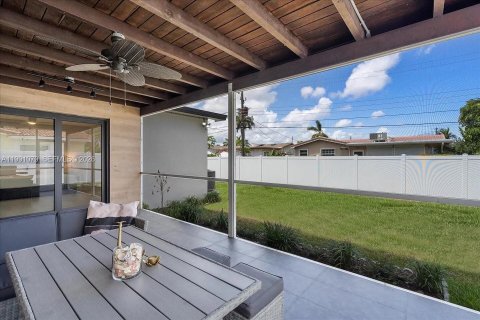 Villa ou maison à vendre à Dania Beach, Floride: 2 chambres, 125.05 m2 № 2062640 - photo 22