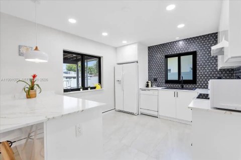 Villa ou maison à vendre à Dania Beach, Floride: 2 chambres, 125.05 m2 № 2062640 - photo 8