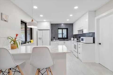 Villa ou maison à vendre à Dania Beach, Floride: 2 chambres, 125.05 m2 № 2062640 - photo 6