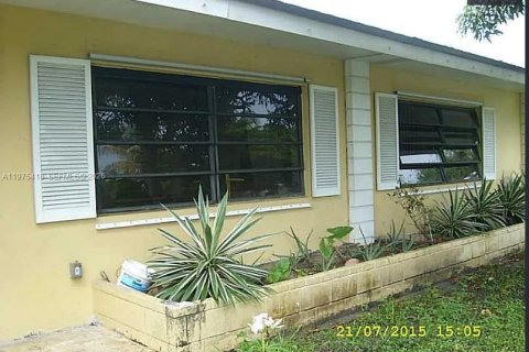 Купить виллу или дом в Майами, Флорида 3 спальни, 142.7м2, № 2038445 - фото 2