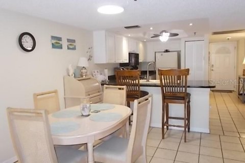 Condominio en venta en Madeira Beach, Florida, 1 dormitorio, 78.04 m2 № 1816721 - foto 9