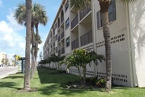 Condominio en venta en Madeira Beach, Florida, 1 dormitorio, 78.04 m2 № 1816721 - foto 3