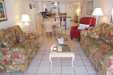 Condominio en venta en Madeira Beach, Florida, 1 dormitorio, 78.04 m2 № 1816721 - foto 10