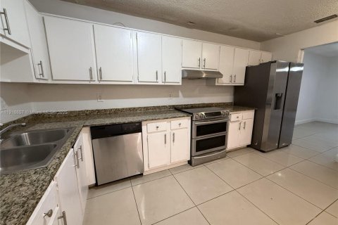 Casa en venta en Coral Springs, Florida, 3 dormitorios, 172.05 m2 № 2002349 - foto 7