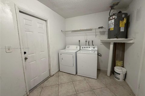 Casa en venta en Coral Springs, Florida, 3 dormitorios, 172.05 m2 № 2002349 - foto 15