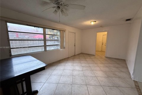 Casa en venta en Coral Springs, Florida, 3 dormitorios, 172.05 m2 № 2002349 - foto 8