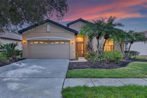 House in Apollo Beach, Florida 2 bedrooms, 179.58 sq.m. № 2391512