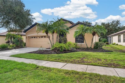 House in Apollo Beach, Florida 2 bedrooms, 179.58 sq.m. № 2391512 - photo 9