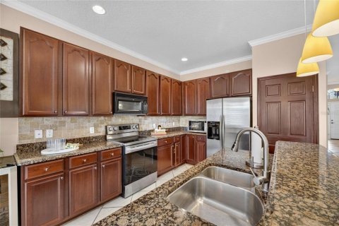 House in Apollo Beach, Florida 2 bedrooms, 179.58 sq.m. № 2391512 - photo 27
