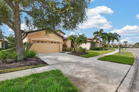 House in Apollo Beach, Florida 2 bedrooms, 179.58 sq.m. № 2391512 - photo 6