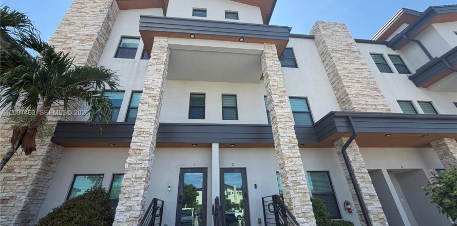 Appartement à Doral, Floride 2 chambres, 142.51 m2 № 2155159