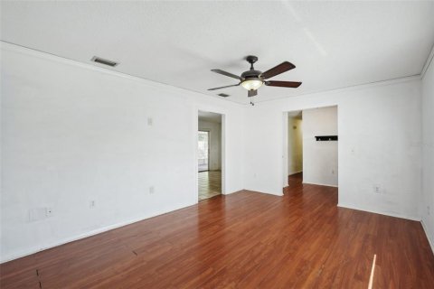 House in Winter Haven, Florida 3 bedrooms, 121.24 sq.m. № 1681555 - photo 7
