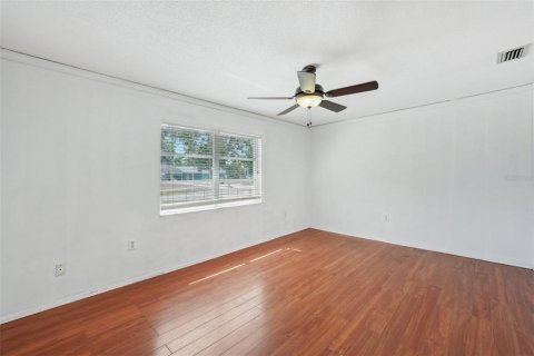 House in Winter Haven, Florida 3 bedrooms, 121.24 sq.m. № 1681555 - photo 6