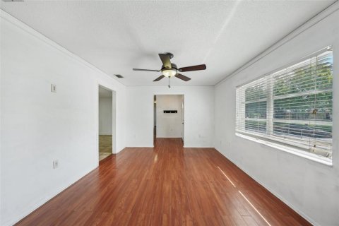 House in Winter Haven, Florida 3 bedrooms, 121.24 sq.m. № 1681555 - photo 8