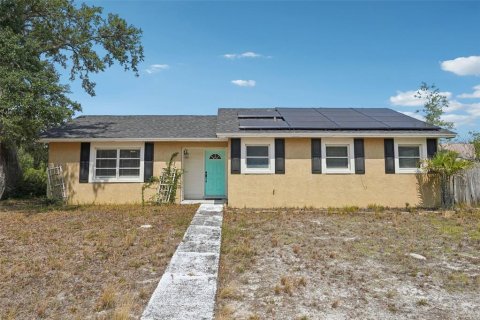 House in Winter Haven, Florida 3 bedrooms, 121.24 sq.m. № 1681555 - photo 1